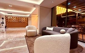 Fifty5 Suite Hotel